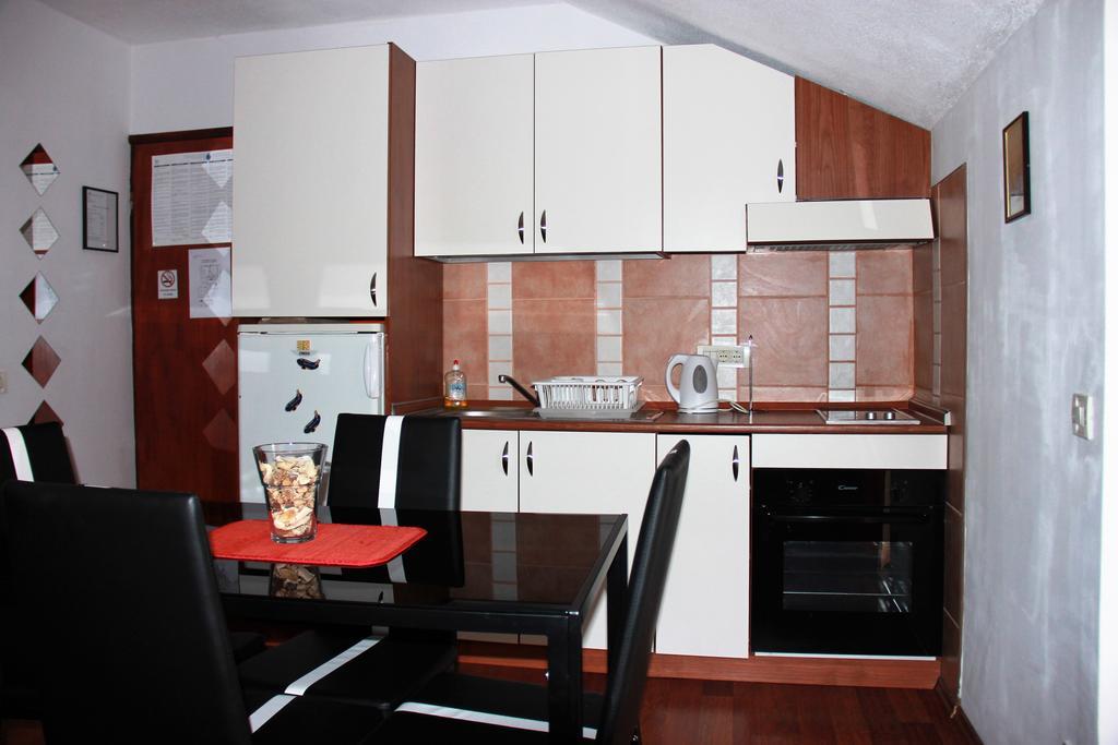 Apartments Zara & Jan Brzac Luaran gambar